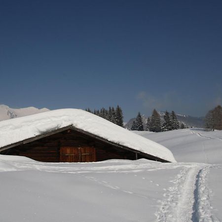 Alpengasthof Almrose Im Heutal Unken Exterior photo